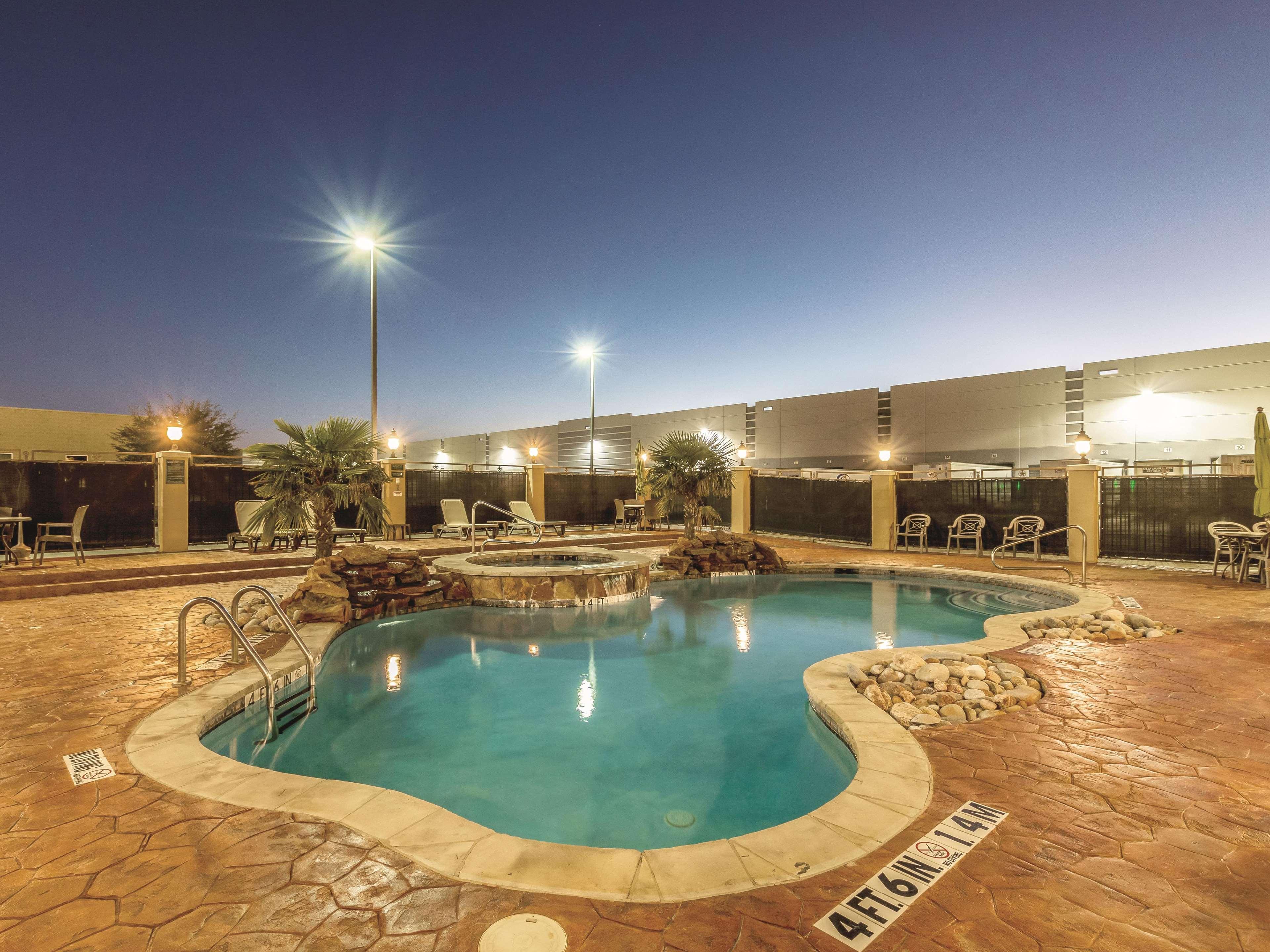 La Quinta By Wyndham Dallas Grand Prairie South Hotell Eksteriør bilde